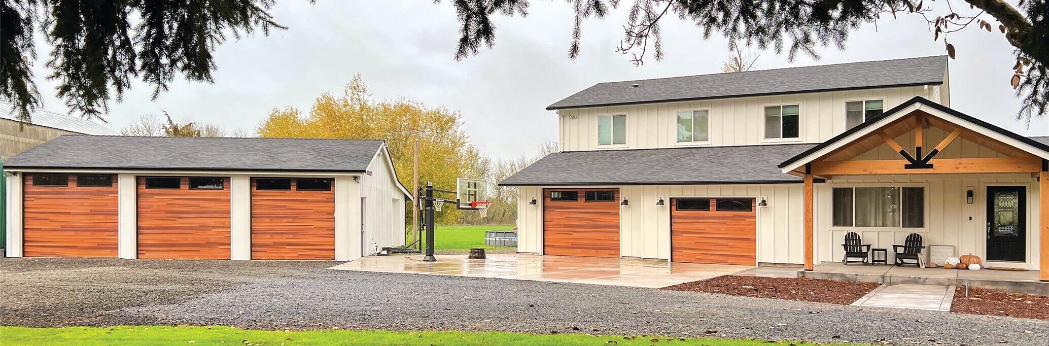 Model 5740. Cedar Plank Finish, Clear Long Windows Thermacore®insulated steel doors, Overhead Door of So Cal™