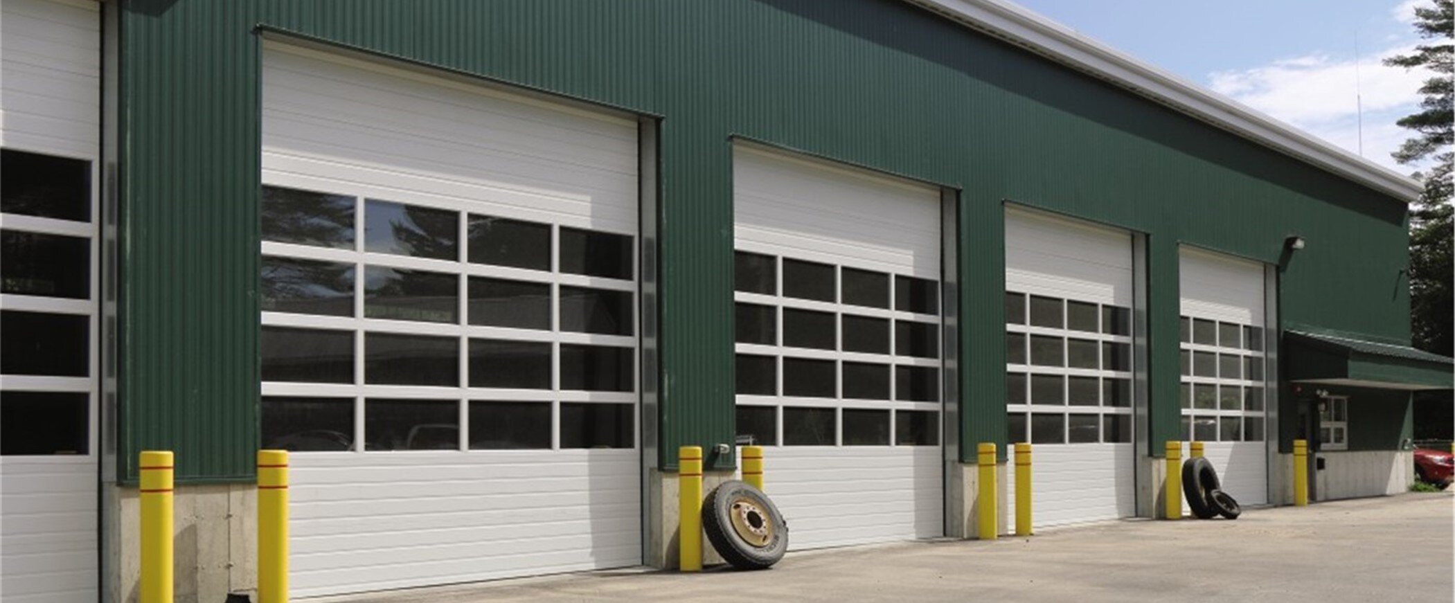 Sectional Steel-Model 591, White Finish, Aluminum Sash Section with DSB Glazing Thermacore® Sectional Steel Doors 591 Overhead Door of So Cal