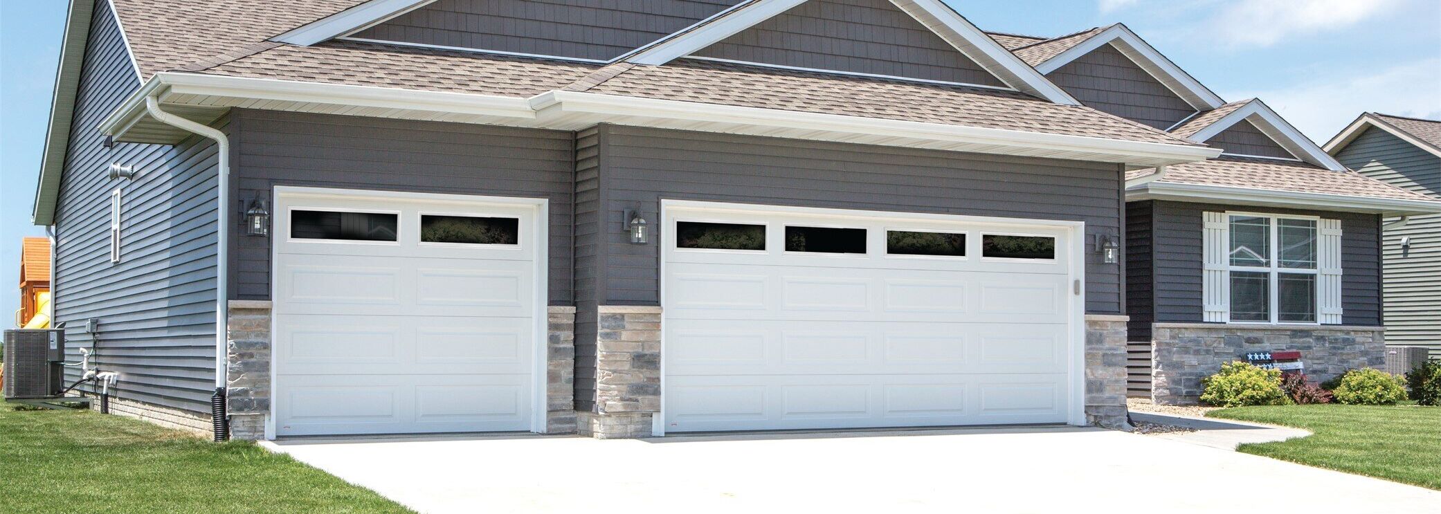 Traditional Steel Door, Vertical Short Design, Model 1500 (185), White Finish, Prairie II Window Traditional Steel Garage Doors, Overhead Door Co. of So Cal™